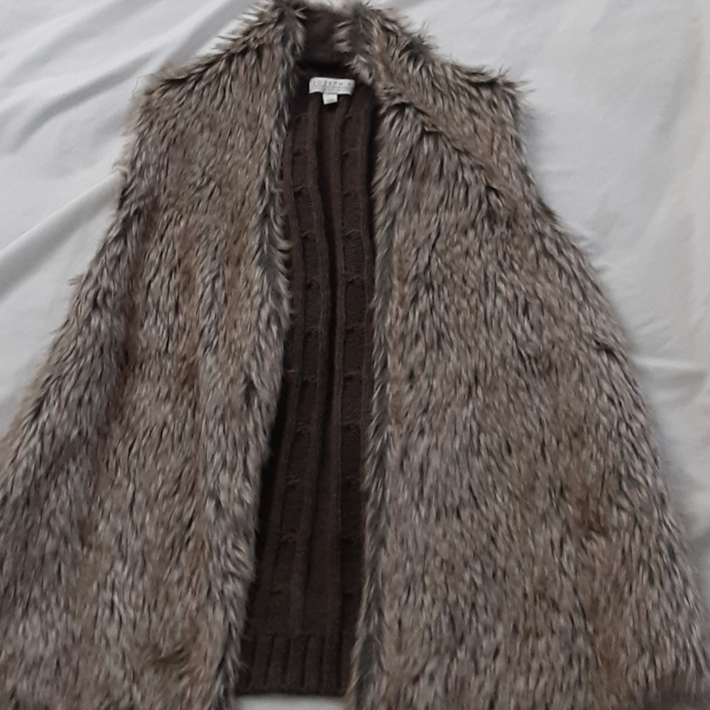 Fur vest